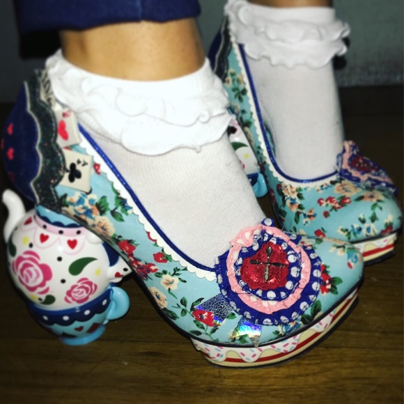 Meet your Posher, Nicole avery - Picture 5 of 5